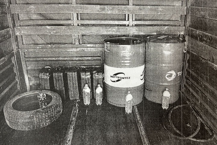 Красноярский старшина продал сотни литров бензина из воинской части в феврале-марте 2022-го Красноярский старшина продал сотни литров бензина из воинской части в феврале-марте 2022-го