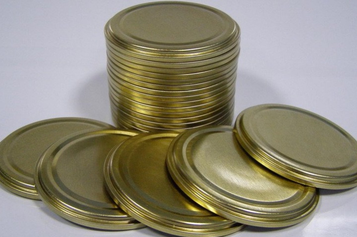 Какие купить крышки для консервации и как их правильно закатывать?