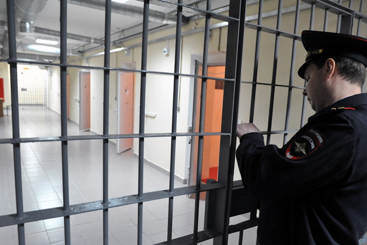 Мужчина найден повешенным в отделении томской полиции Мужчина найден повешенным в отделении томской полиции