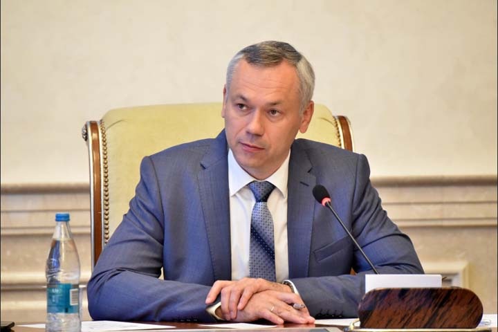 Травников поручил ускорить работу с обманутыми дольщиками