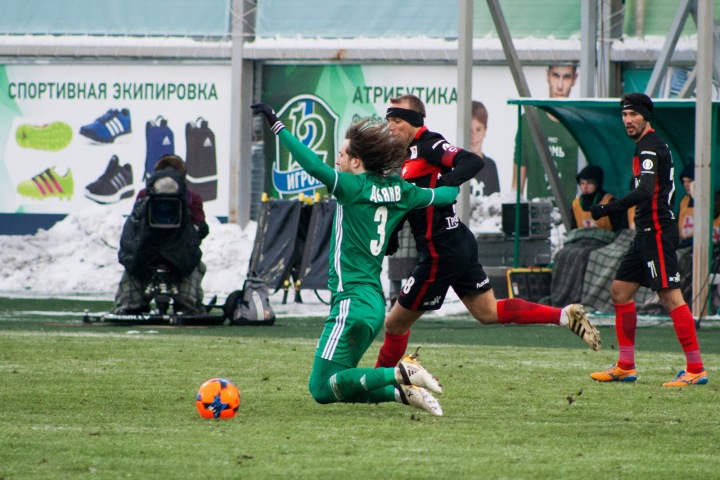 Красноярская авиакомпания отсуживает у ФК «Томь» 4,6 млн рублей Красноярская авиакомпания отсуживает у ФК «Томь» 4,6 млн рублей