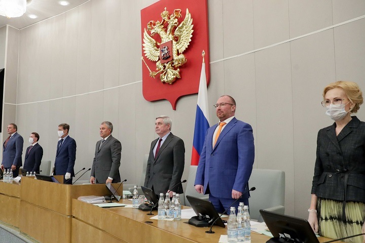 Кто из сибирских единороссов в Госдуме одобрил трехдневные выборы во дворах и палатках Кто из сибирских единороссов в Госдуме одобрил трехдневные выборы во дворах и палатках