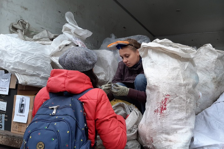 «Мы занимаемся экологизмом»: как в Новосибирске проходит акция по раздельному сбору отходов