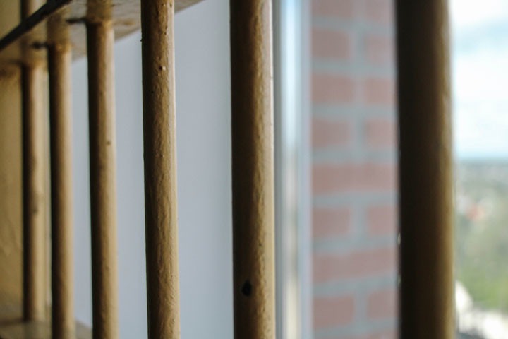 Беременную с угрозой выкидыша оставили в новосибирском СИЗО