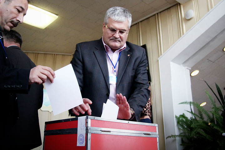 Глава фракции «ЕР» в горсовете Новосибирска вышел из партии Глава фракции «ЕР» в горсовете Новосибирска вышел из партии