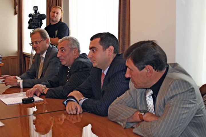 Солодкин занялся дворцом игровых видов спорта в Новосибирске Солодкин занялся дворцом игровых видов спорта в Новосибирске