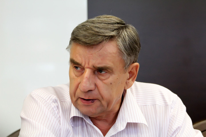 Первомайка ждет развязки на Матвеевке: глава района о саже, дорогах и ветхом жилье Первомайка ждет развязки на Матвеевке: глава района о саже, дорогах и ветхом жилье