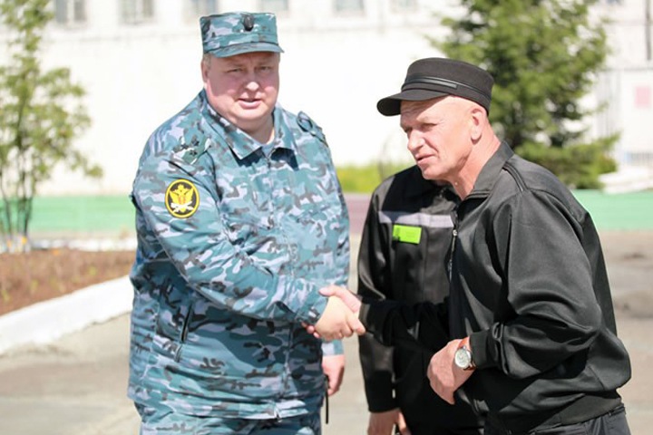 Начальник «пыточной» иркутской колонии отправлен под домашний арест