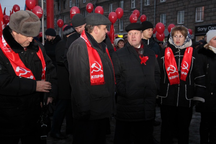 Нет у революции конца: перспективы Локтя и Травникова Нет у революции конца: перспективы Локтя и Травникова