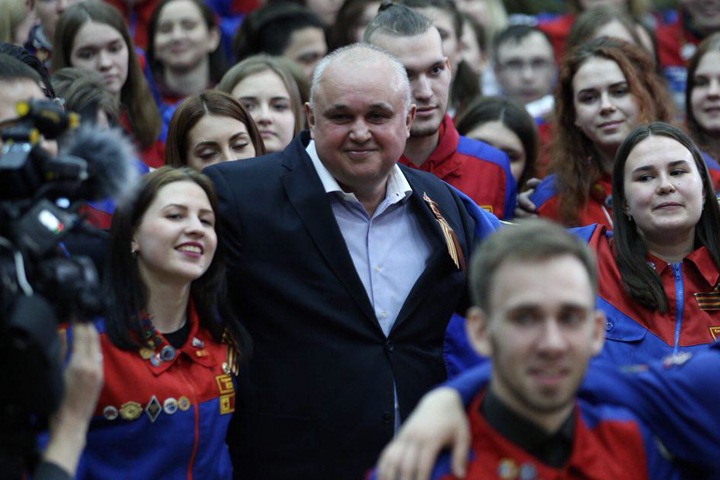 Врио кемеровского губернатора пересчитали доходы Врио кемеровского губернатора пересчитали доходы