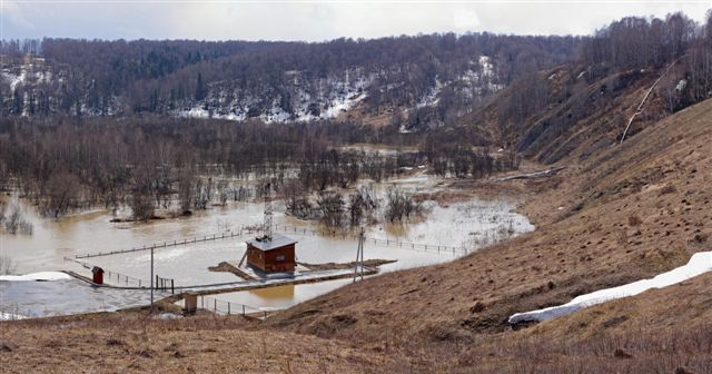 Обращение общества по защите прав потребителей по недостоверной информации компании-производителя о питьевой воде «Фэмили спринг» Обращение общества по защите прав потребителей по недостоверной информации компании-производителя о питьевой воде «Фэмили спринг»