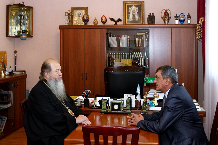 Меняйло встретился с митрополитом и озаботился благосостоянием прихожан Меняйло встретился с митрополитом и озаботился благосостоянием прихожан