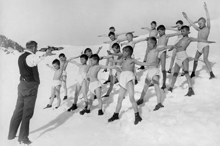 Алтайский СК выясняет обстоятельства обморожения ребенка на уроке физкультуры Алтайский СК выясняет обстоятельства обморожения ребенка на уроке физкультуры