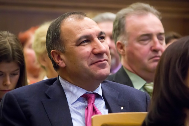 Прокуратура проверит продажу крупного участка под застройку в Оби. Его получила связанная с депутатом от «ЕР» компания