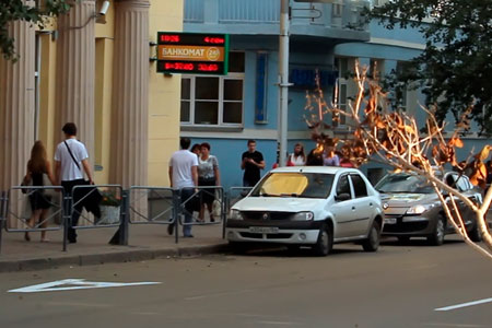 Выделенному верить: полоса для общественного транспорта по-новосибирски (видео) Выделенному верить: полоса для общественного транспорта по-новосибирски (видео)