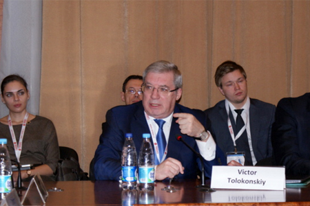 Виктор Толоконский раздаст своим министрам по деревне Виктор Толоконский раздаст своим министрам по деревне