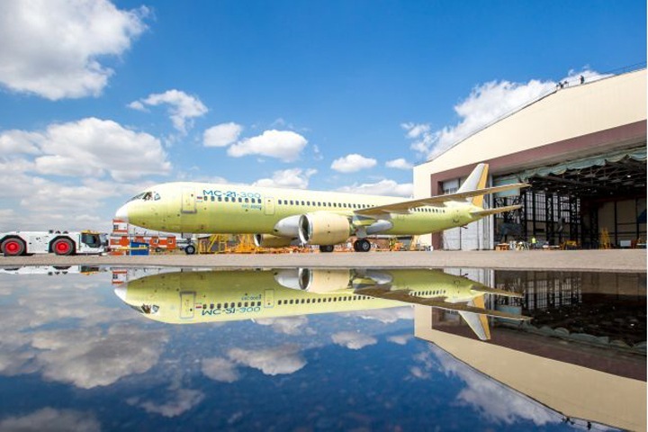 40% бортового оборудования нового российского самолета МС-21 придется менять из-за санкций