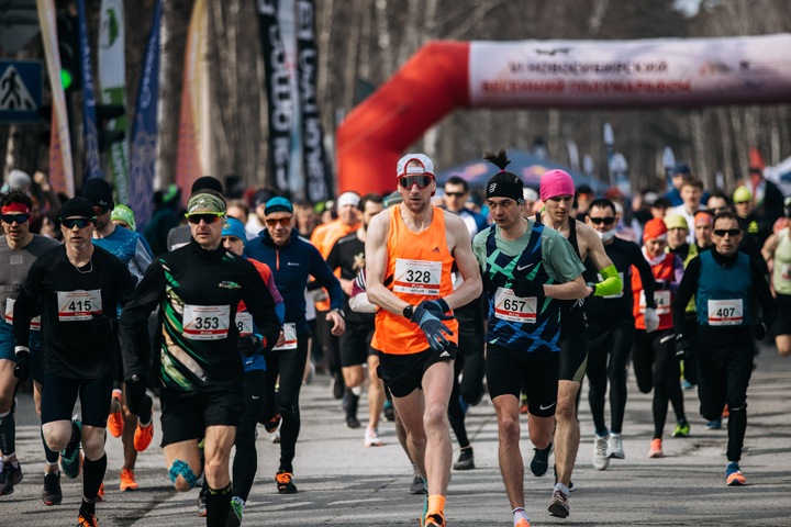 Спортсмены из Ливана и Франции приехали на новосибирский Весенний полумарафон