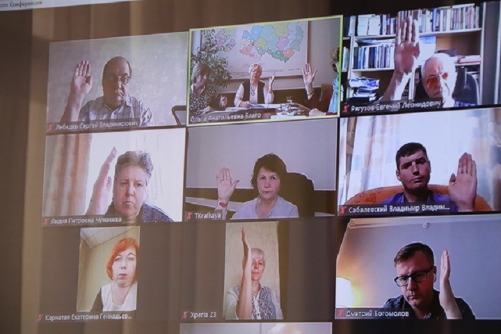 «Не хотим быть убийцами»: члены новосибирских избиркомов отказались работать на голосовании по обнулению сроков Путина