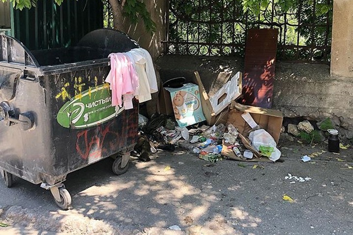 Экс-глава Хакасии заглянул в мусорку и ничего не понял