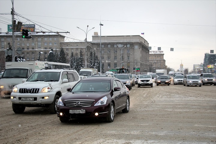 Парковку на Красном проспекте Новосибирска сделают платной с июня