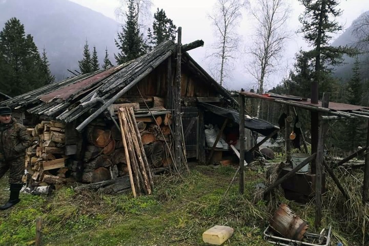 Избушка для отшельницы и юрты для спортсменов. Сибирь за неделю Избушка для отшельницы и юрты для спортсменов. Сибирь за неделю