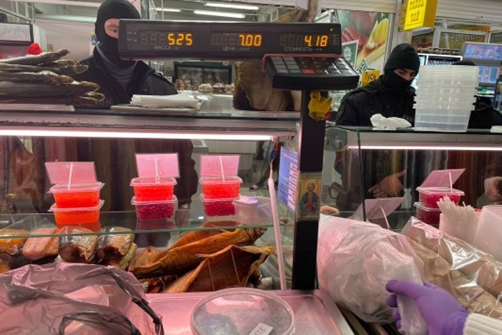 Незаконную икру нашли на Центральном рынке Новосибирска