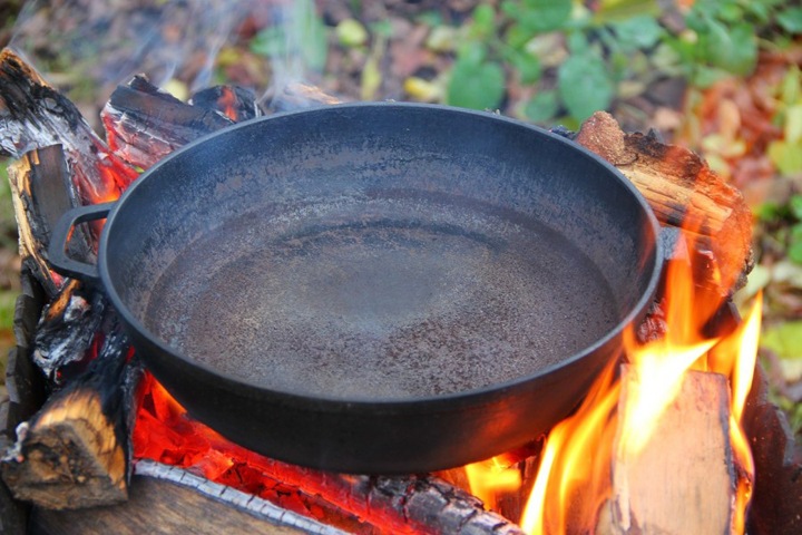 Бомж забил насмерть мужчину сковородой на берегу реки под Новосибирском
