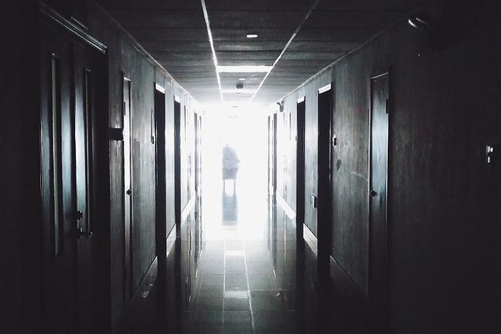 СК проверяет сообщения об избиении узницы концлагерей в новосибирском пансионате