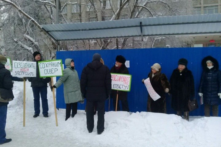Застройщик сквера у новосибирского цирка ответил на протесты жителей и мэрии Застройщик сквера у новосибирского цирка ответил на протесты жителей и мэрии