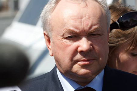 Олег Шишов: «Мое место не ниже губернаторского» Олег Шишов: «Мое место не ниже губернаторского»