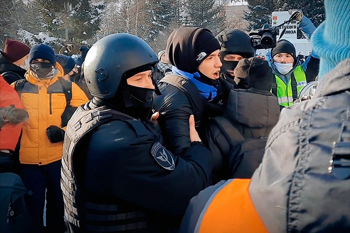 Акции в поддержку Алексея Навального. Онлайн