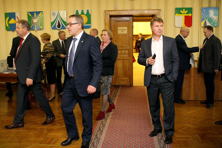 «Сибирский гигант» и «Дискус» не пустили в комитеты заксобрания