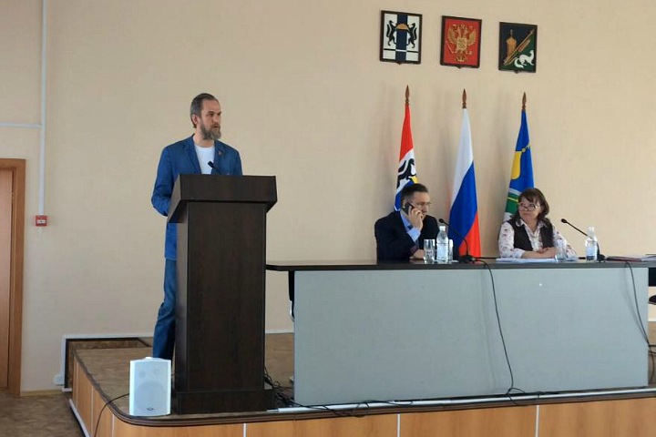 «Запился, ушла в декрет, открыл фирму»: единороссы вместо проблем Колыванской ЦРБ обсудили врачей «Запился, ушла в декрет, открыл фирму»: единороссы вместо проблем Колыванской ЦРБ обсудили врачей