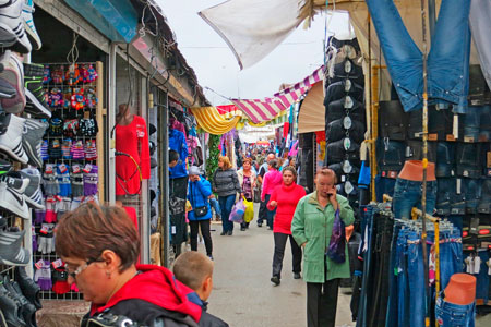 Следователи СК РФ поищут коррупционные связи чиновников и полиции с Гусинобродским рынком