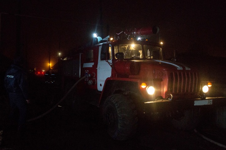 Женщина и двое детей погибли при пожаре под Новосибирском