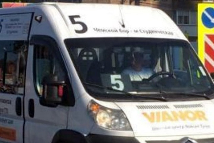 Власти Новосибирска временно сохранили маршрутку №5