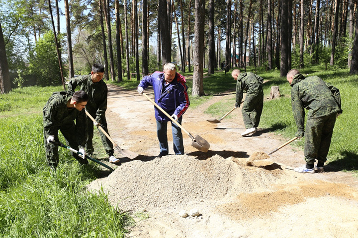 Депутаты помогли навести порядок в Инюшенском бору