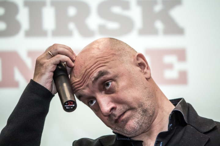 Захар Прилепин: «Скоро мы с украинцами простим друг друга и повоюем вместе» Захар Прилепин: «Скоро мы с украинцами простим друг друга и повоюем вместе»