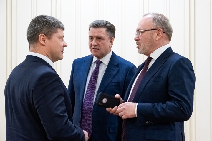 Новосибирские депутаты проголосовали за защиту лесов, строительство школ, чистую воду и борьбу со снюсами Новосибирские депутаты проголосовали за защиту лесов, строительство школ, чистую воду и борьбу со снюсами