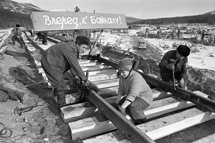 Иркутских студентов отправят строить БАМ и Транссиб Иркутских студентов отправят строить БАМ и Транссиб