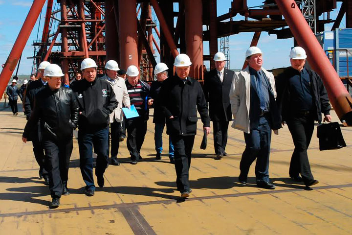 Городецкий предложил украсить и подсветить Бугринский мост изысканно и современно