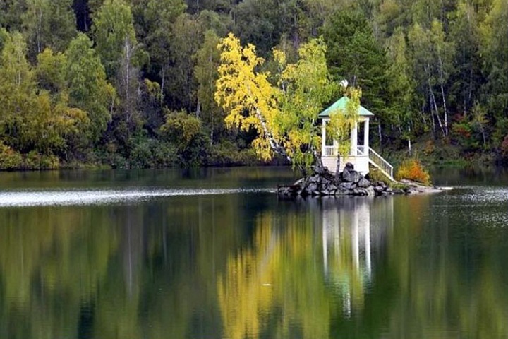 Алтайское правительство решило брать деньги за вход на озеро Ая Алтайское правительство решило брать деньги за вход на озеро Ая