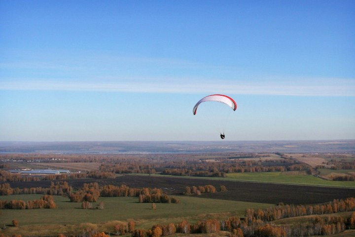 «Велика Россия — летать негде»