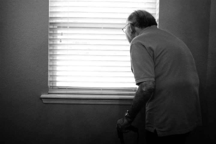 Исследование: одинокие пенсионеры в России получают меньше, болеют чаще и чувствуют себя хуже