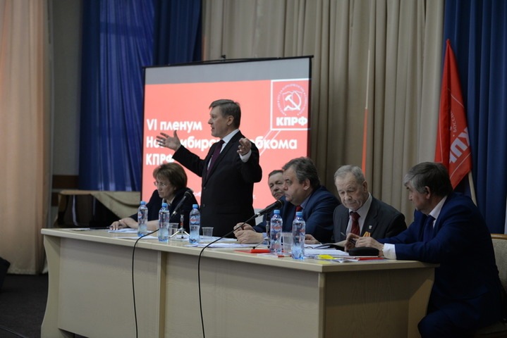 Локоть обвинил «Единую Россию» в административном ресурсе Локоть обвинил «Единую Россию» в административном ресурсе