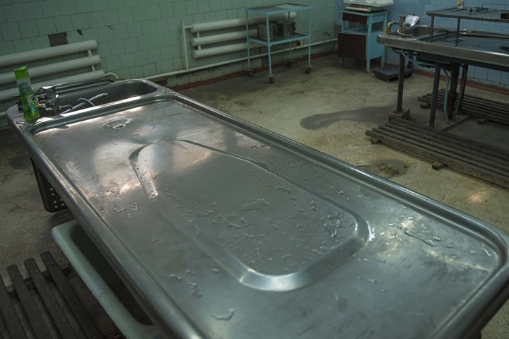 Новосибирского паталогоанатома оштрафовали на 4,5 млн рублей за рассказы родственникам умерших о ритуальных компаниях