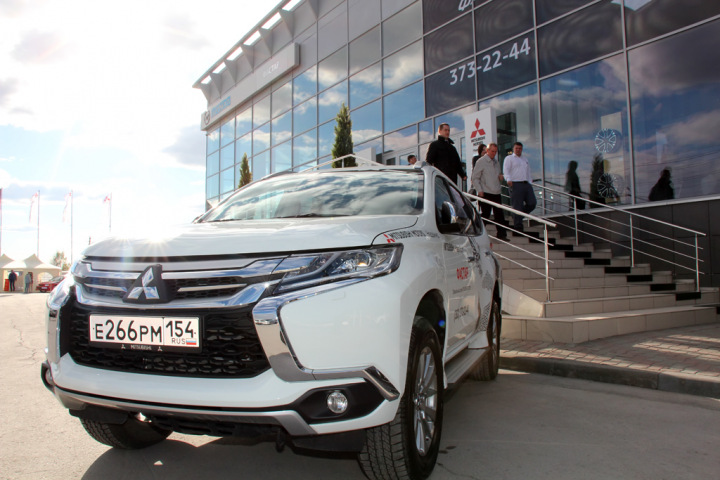 Mitsubishi в Новосибирске: новый дилерский центр и долгожданная премьера Pajero Sport с дизельным двигателем Mitsubishi в Новосибирске: новый дилерский центр и долгожданная премьера Pajero Sport с дизельным двигателем