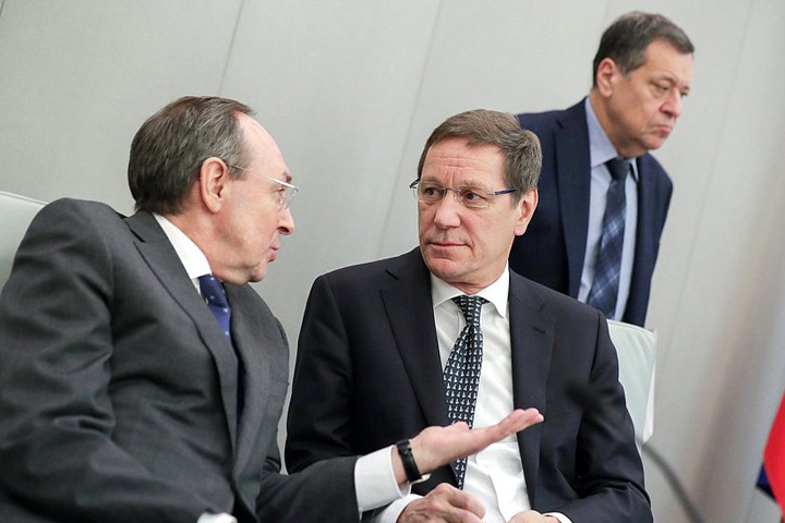 Россиян решили признавать «иностранными агентами». Кто из сибирских депутатов был «За»