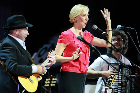 Татьяна Лазарева: Лекции Макаревича в Новосибирске помешал приезд Путина Татьяна Лазарева: Лекции Макаревича в Новосибирске помешал приезд Путина